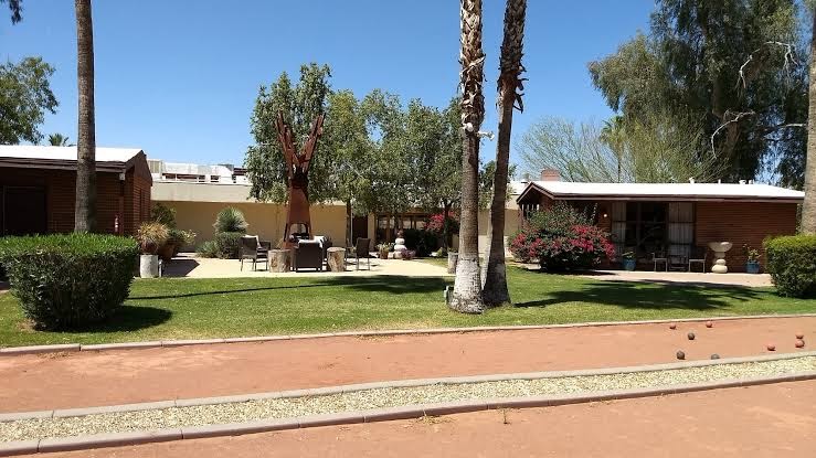 SmokeTree Resort and Bungalows